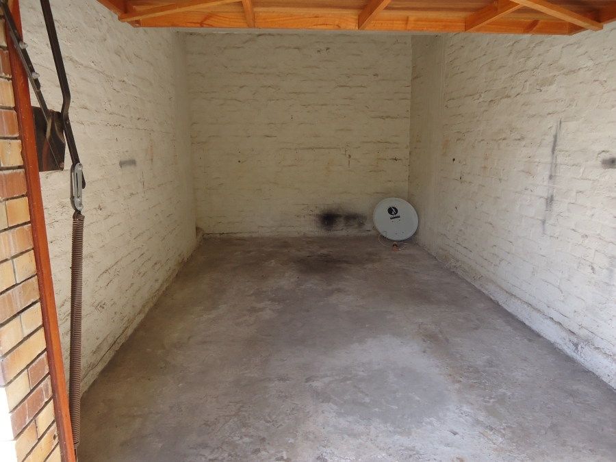 To Let 2 Bedroom Property for Rent in Kenilworth Western Cape